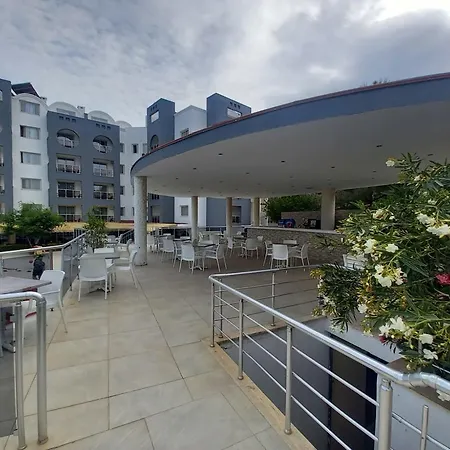 فندق Luna Deluxe 5*