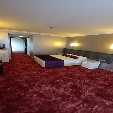 Luna Deluxe فندق