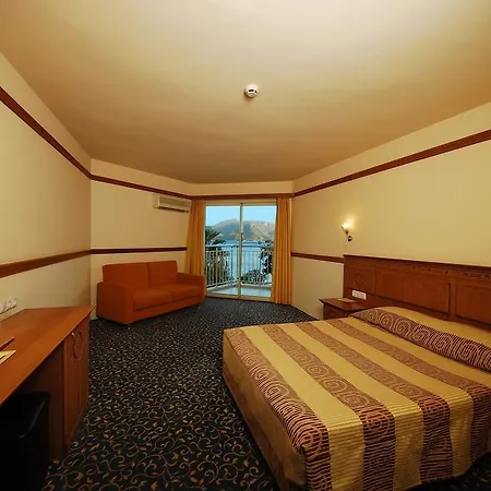 Отель Luna Deluxe 5*